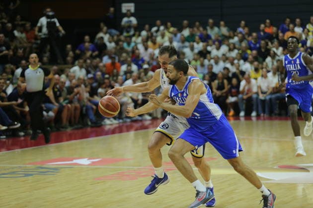 FIBA Basketball World Cup Qualifier: Bosnia and Herzegovina – Italy TUZLA, BOSNIA AND HERZEGOVINA - AUGUST 28: Players in action during the FIBA Basketball World Cup Qualifier match between Bosnia and Herzegovina and Italy in Tuzla, Bosnia and Herzegovina on August 28, 2026. Denis Zuberi Anadolu Tuzla Bosnia and Herzegovina. Editorial use only. Please get in touch for any other usage.  Copyright: x2026xAnadoluxDenisxZuberix