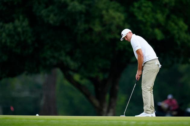 August 28, 2026, Atlanta, Georgia, USA: Ludvig Âberg (Sweden) sinks a putt on the 16th green during the second round at East Lake Golf Club. PGA, Golf Herren Tour TOUR Championship  - ZUMAd212 20260828_zsp_d212_106 Copyright: xRichardxDolex