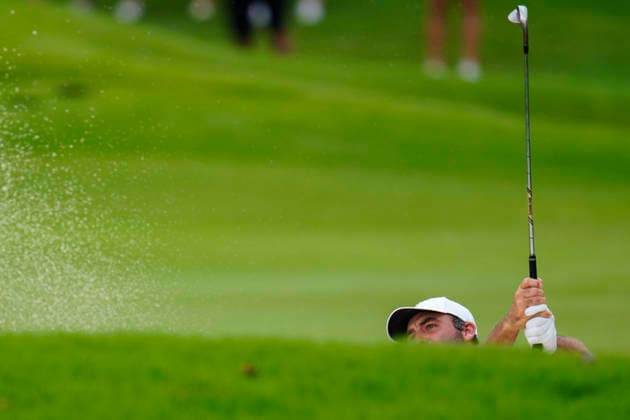 August 28, 2026, Atlanta, Georgia, USA: Scottie Scheffler (USA) plays a fairway bunker shot on the 16th hole during the second round at East Lake Golf Club. PGA, Golf Herren Tour TOUR Championship  - ZUMAd212 20260828_zsp_d212_107 Copyright: xRichardxDolex