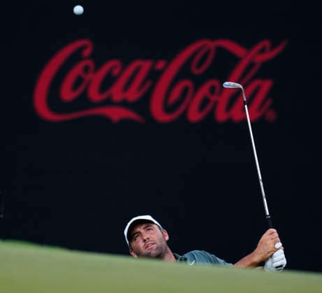 August 28, 2026, Atlanta, Georgia, USA: Scottie Scheffler (USA) hits a pitch shot near the 17th green during the second round at East Lake Golf Club. PGA, Golf Herren Tour TOUR Championship  - ZUMAd212 20260828_zsp_d212_110 Copyright: xRichardxDolex