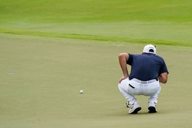 August 28, 2026, Atlanta, Georgia, USA: Viktor Hovland (NOR) lines up a putt on the 18th green during the second round of the 2026 TOUR Championship at East Lake Golf Club. PGA, Golf Herren 2026: TOUR Championship - Round 2  - ZUMAw109 20260828_fap_w109_017 Copyright: xDebbyxWongx