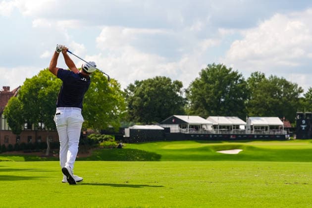 August 28, 2026, Atlanta, Georgia, USA: Viktor Hovland (NOR) tees off the 9th hole during the second round of the 2026 TOUR Championship at East Lake Golf Club. PGA, Golf Herren 2026: TOUR Championship - Round 2  - ZUMAw109 20260828_fap_w109_020 Copyright: xDebbyxWongx