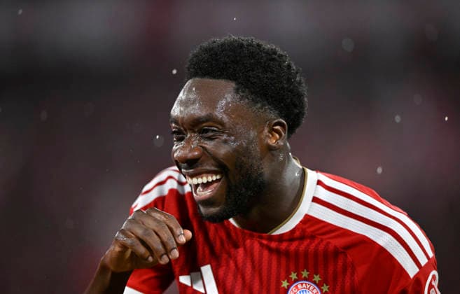TOR zum 1:0 Dayot Upamecano FC Bayern Muenchen FCB (02) (nicht im Bild) Alphonso Davies Bayern FC Muenchen FCB (19) Torjubel Portrait FC Bayern Muenchen FCB vs VfB Stuttgart 28.08.2026 DFL REGULATIONS PROHIBIT ANY USE OF PHOTOGRAPHS AS IMAGE SEQUENCES AND OR QUASI-VIDEO FC Bayern Muenchen FCB vs VfB Stuttgart *** GOAL: 1–0 Dayot Upamecano FC Bayern Munich FCB 02 (not in the frame) Alphonso Davies Bayern Munich FCB 19 Goal celebration portrait FC Bayern Munich FCB vs. VfB Stuttgart 08 28 2026 DFL REGULATIONS PROHIBIT ANY USE OF PHOTOGRAPHS AS IMAGE SEQUENCES AND OR QUASI-VIDEO: FC Bayern Munich (FCB) vs. VfB Stuttgart