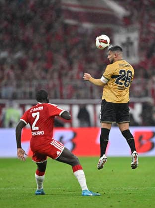 Kopfballduell Zweikampf Aktion Deniz Undav VfB Stuttgart (26) gegen gegen Dayot Upamecano FC Bayern Muenchen FCB (02) FC Bayern Muenchen FCB vs VfB Stuttgart 28.08.2026 DFL REGULATIONS PROHIBIT ANY USE OF PHOTOGRAPHS AS IMAGE SEQUENCES AND OR QUASI-VIDEO FC Bayern Muenchen FCB vs VfB Stuttgart *** Heading duel, tackle, action: Deniz Undav (VfB Stuttgart 26) vs. Dayot Upamecano (FC Bayern Munich FCB 02), FC Bayern Munich FCB vs. VfB Stuttgart, August 28, 2026. DFL regulations prohibit any use of photographsRAPHS AS IMAGE SEQUENCES AND OR QUASI-VIDEO FC Bayern Munich (FCB) vs. VfB Stuttgart