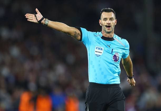 Referee Andrew Madley Crystal Palace v Manchester City, Premier League Football, Football, Selhurst Park, London, UK - 28 Aug 2026London Selhurst Park United Kingdom EDITORIAL USE ONLY No use with unauthorised audio, video, data, fixture lists, club league logos or live services. Online in-match use limited to 120 images, no video emulation. No use in betting, games or single club league player publications. Copyright: xMichaelxZemanek Shutterstockx 17118951dd