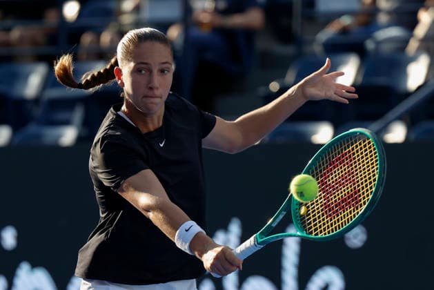 August 28, 2026, Monterrey, Nuevo Leon, Mexico: Diane Parry (FRA) in action against Ann Li (USA) during the semifinals of the GNP Seguros WTA, Tennis Damen 500 Open at Club Sonoma in Monterrey, Nuevo LeoÂ³n. Tenis 2026: Semifinal WTA 500 Monterrey: Parry Vs Li  - ZUMAo125 20260828_zip_o125_011 Copyright: xAntonioxOjedax