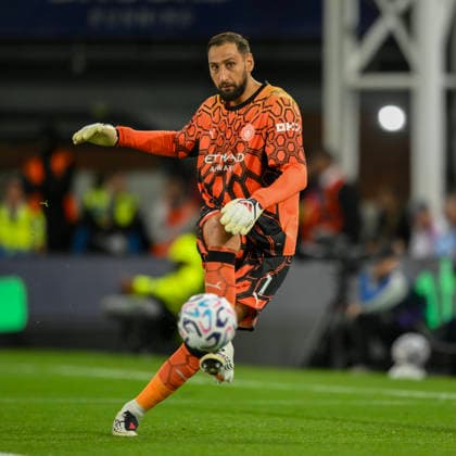 Crystal Palace v Manchester City Premier League Gianluigi Donnarumma of Manchester City passes the ball during the Premier League match at Selhurst Park, London 28 08 2026 UK Newspapers OUT Copyright: xMalcolmxFellx FIL-23847-0097