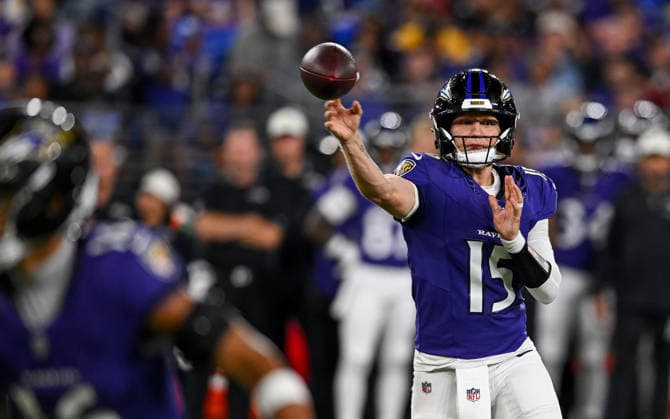 Baltimore Ravens quarterback Austin Reed (15) throws against the Washington Commanders during the fourth quarter of a preseason game at M&T Bank Stadium in Baltimore, Maryland, on Friday, August 28, 2026. The Ravens won 41-3.  BAL20260828129 DAVIDxTULIS