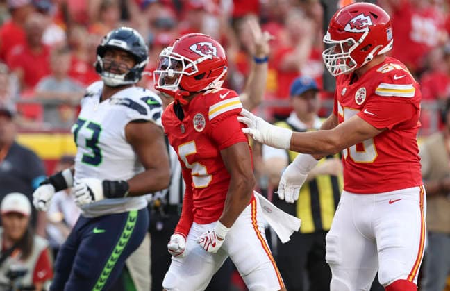 KANSAS CITY, MO - AUGUST 28: Mansoor Delane 5 of the Kansas City Chiefs flexes after making a tackle in the first quarter of an NFL, American Football Herren, USA preseason game between the Seattle Seahawks and Kansas City Chiefs on Aug 28, 2026 at Arrowhead Stadium in Kansas City, MO. (Photo by Scott Winters Icon Sportswire) NFL: AUG 28 Seahawks at Chiefs EDITORIAL USE ONLY Icon2608280775