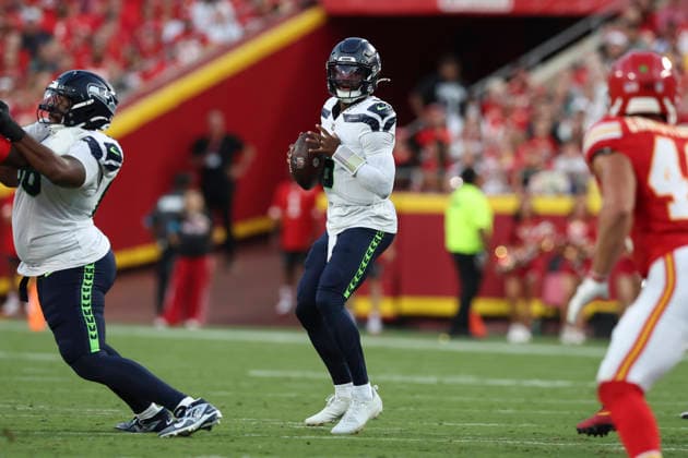 KANSAS CITY, MO - AUGUST 28: Jalen Milroe 6 of the Seattle Seahawks stands in the pocket looking to pass in the first quarter of an NFL, American Football Herren, USA preseason game between the Seattle Seahawks and Kansas City Chiefs on Aug 28, 2026 at Arrowhead Stadium in Kansas City, MO. (Photo by Scott Winters Icon Sportswire) NFL: AUG 28 Seahawks at Chiefs EDITORIAL USE ONLY Icon2608280900