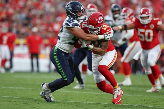 KANSAS CITY, MO - AUGUST 28: Jared Wiley 12 of the Kansas City Chiefs is tackled by Patrick O Connell 52 of the Seattle Seahawks after a catch in the first quarter of an NFL, American Football Herren, USA preseason game between the Seattle Seahawks and Kansas City Chiefs on Aug 28, 2026 at Arrowhead Stadium in Kansas City, MO. (Photo by Scott Winters Icon Sportswire) NFL: AUG 28 Seahawks at Chiefs EDITORIAL USE ONLY Icon2608280933