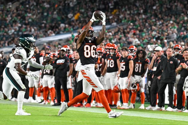 PHILADELPHIA, PA - AUGUST 28: Cincinnati Bengals wide receiver Colbie Young 86 catches the ball during the pre season game between the Philadelphia Eagles and the Cincinnati Bengals on August 28th, 2026 at Lincoln Financial Field in Philadelphia, PA. (Photo by Terence Lewis Icon Sportswire) NFL, American Football Herren, USA AUG 28 Bengals at Eagles EDITORIAL USE ONLY Icon260828007