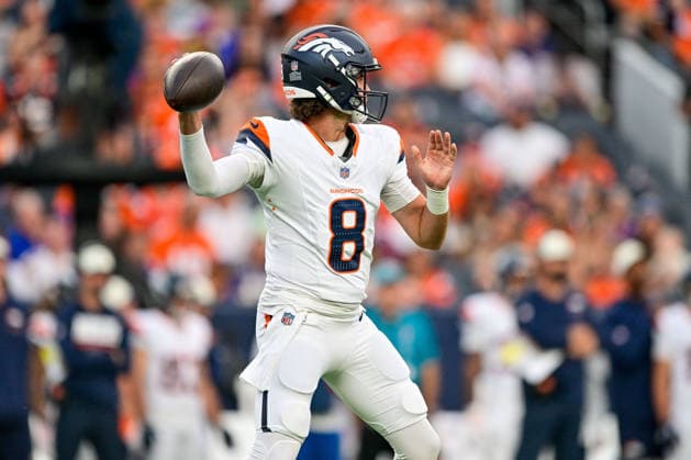 DENVER, CO - AUGUST 28: Denver Broncos quarterback Jarrett Stidham (8) passes in the first quarter during a preseason game between the Minnesota Vikings and the Denver Broncos at Empower Field at Mile High on August 28, 2026 in Denver, Colorado. (Photo by Dustin Bradford Icon Sportswire) NFL, American Football Herren, USA AUG 28 Vikings at Broncos EDITORIAL USE ONLY Icon132260828002