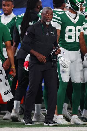 EAST RUTHERFORD, NJ - AUGUST 28: Aaron Glenn head coach of the New York Jets during the NFL, American Football Herren, USA Pre-season game against the New York Giants on August 28, 2026 at MetLife Stadium in East Rutherford, New Jersey. (Photo by Rich Graessle Icon Sportswire) NFL: AUG 28 Giants at Jets EDITORIAL USE ONLY Icon26082831178