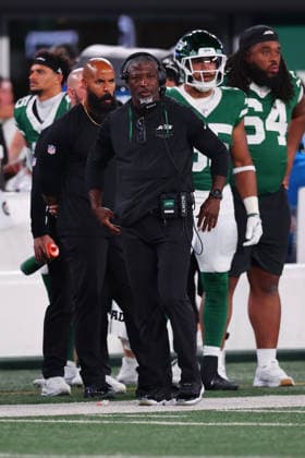 EAST RUTHERFORD, NJ - AUGUST 28: Aaron Glenn head coach of the New York Jets during the NFL, American Football Herren, USA Pre-season game against the New York Giants on August 28, 2026 at MetLife Stadium in East Rutherford, New Jersey. (Photo by Rich Graessle Icon Sportswire) NFL: AUG 28 Giants at Jets EDITORIAL USE ONLY Icon26082831180