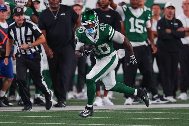 EAST RUTHERFORD, NJ - AUGUST 28: Chip Trayanum 40 of the New York Jets runs during the NFL, American Football Herren, USA Pre-season game against the New York Giants on August 28, 2026 at MetLife Stadium in East Rutherford, New Jersey. (Photo by Rich Graessle Icon Sportswire) NFL: AUG 28 Giants at Jets EDITORIAL USE ONLY Icon26082831194