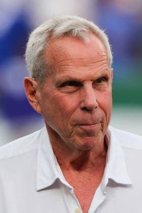 EAST RUTHERFORD, NJ - AUGUST 28: Steve Tisch Executive Vice President, Chairman of the Board of the New York Giants prior to the NFL, American Football Herren, USA Pre-season game against the New York Jets on August 28, 2026 at MetLife Stadium in East Rutherford, New Jersey. (Photo by Rich Graessle Icon Sportswire) NFL: AUG 28 Giants at Jets EDITORIAL USE ONLY Icon26082831205