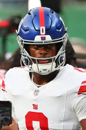 EAST RUTHERFORD, NJ - AUGUST 28: Brian Burns 0 of the New York Giants prior to the NFL, American Football Herren, USA Pre-season game against the New York Jets on August 28, 2026 at MetLife Stadium in East Rutherford, New Jersey. (Photo by Rich Graessle Icon Sportswire) NFL: AUG 28 Giants at Jets EDITORIAL USE ONLY Icon26082831207
