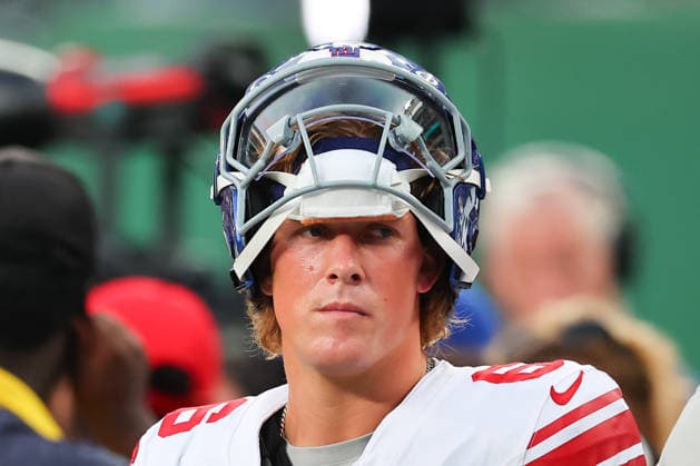 EAST RUTHERFORD, NJ - AUGUST 28: Jaxson Dart 6 of the New York Giants prior to the NFL, American Football Herren, USA Pre-season game against the New York Jets on August 28, 2026 at MetLife Stadium in East Rutherford, New Jersey. (Photo by Rich Graessle Icon Sportswire) NFL: AUG 28 Giants at Jets EDITORIAL USE ONLY Icon26082831208