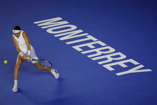 August 28, 2026, Monterrey, Nuevo Leon, Mexico: Nikola Bartunkova (CZE) in action against Elise Mertens (BEL) during the semifinals of the GNP Seguros WTA, Tennis Damen 500 Open at Club Sonoma in Monterrey, Nuevo Leon. Tenis 2026: Semifinal WTA 500 Monterrey: Bartunkova Vs Mertens  - ZUMAo125 20260828_zip_o125_020 Copyright: xAntonioxOjedax