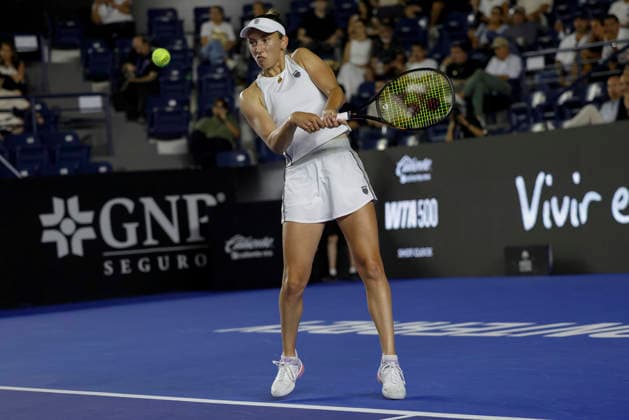 August 28, 2026, Monterrey, Nuevo Leon, Mexico: Elise Mertens (BEL) in action against Nikola Bartunkova (CZE) during the semifinals of the GNP Seguros WTA, Tennis Damen 500 Open at Club Sonoma in Monterrey, Nuevo Leon. Monterrey Mexico - ZUMAo125 20260828_zip_o125_028 Copyright: xAntonioxOjedax