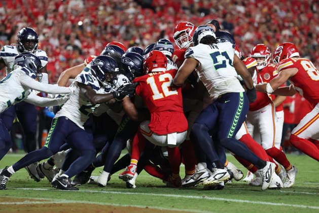 KANSAS CITY, MO - AUGUST 28: The Seattle Seahawks defense makes a goal line stand in the fourth quarter of an NFL, American Football Herren, USA preseason game between the Seattle Seahawks and Kansas City Chiefs on Aug 28, 2026 at Arrowhead Stadium in Kansas City, MO. (Photo by Scott Winters Icon Sportswire) NFL: AUG 28 Seahawks at Chiefs EDITORIAL USE ONLY Icon2608281502