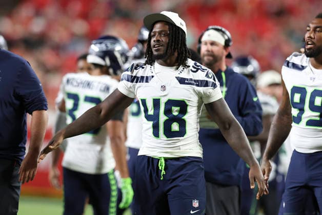KANSAS CITY, MO - AUGUST 28: Tyrice Knight 48 of the Seattle Seahawks on the sidelines during an NFL, American Football Herren, USA preseason game between the Seattle Seahawks and Kansas City Chiefs on Aug 28, 2026 at Arrowhead Stadium in Kansas City, MO. (Photo by Scott Winters Icon Sportswire) NFL: AUG 28 Seahawks at Chiefs EDITORIAL USE ONLY Icon2608281720