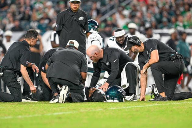 PHILADELPHIA, PA - AUGUST 28: Philadelphia staff tends to Philadelphia Eagles safety Andre Sam 31 after an injury during the pre season game between the Philadelphia Eagles and the Cincinnati Bengals on August 28th, 2026 at Lincoln Financial Field in Philadelphia, PA. (Photo by Terence Lewis Icon Sportswire) NFL, American Football Herren, USA AUG 28 Bengals at Eagles EDITORIAL USE ONLY Icon260828029