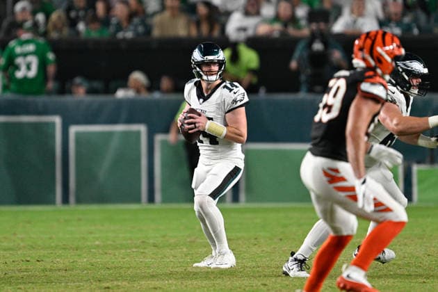 PHILADELPHIA, PA - AUGUST 28: Philadelphia Eagles quarterback Andy Dalton 14 looks to throw during the pre season game between the Philadelphia Eagles and the Cincinnati Bengals on August 28th, 2026 at Lincoln Financial Field in Philadelphia, PA. (Photo by Terence Lewis Icon Sportswire) NFL, American Football Herren, USA AUG 28 Bengals at Eagles EDITORIAL USE ONLY Icon260828033