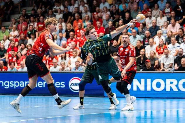 Hamm, Germany, August 28, 2026, 2nd Division, 2026–2027 Season, Match 1: ASV Hamm Westfalen vs. VfL Eintracht Hagen. Pictured, from left, in a tackle: Johann Voeing (ASV) and Luca Richter (Hagen). WESTPRESS Arena, North Rhine-Westphalia Copyright: xFotostandx xKruczynskix