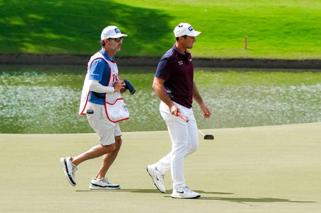 August 28, 2026, Atlanta, Georgia, USA: Viktor Hovland (NOR)(R) and his caddie, Shay Knight walk the 8th green during the second round of the 2026 TOUR Championship at East Lake Golf Club. PGA, Golf Herren 2026: TOUR Championship - Round 2  - ZUMAw109 20260828_fap_w109_059 Copyright: xDebbyxWongx