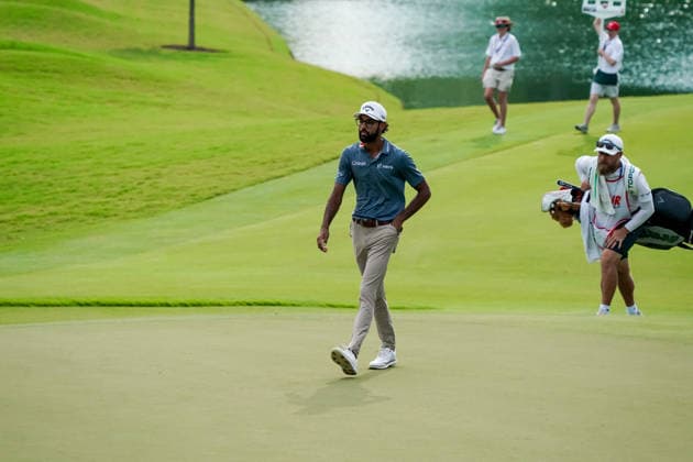 August 28, 2026, Atlanta, Georgia, USA: Akshay Bhatia (USA) approaches the 18th green during the second round of the 2026 TOUR Championship at East Lake Golf Club. PGA, Golf Herren 2026: TOUR Championship - Round 2  - ZUMAw109 20260828_fap_w109_070 Copyright: xDebbyxWongx