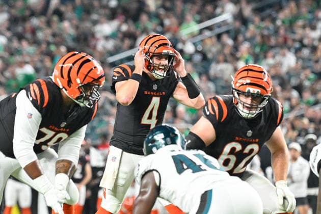 NFL, American Football Herren, USA 2026: Bengals Vs Eagles AUG 28 Aug 28, 2026; Philadelphia, Pennsylvania, USA; Cincinnati Bengals quarterback Sean Clifford (4) calls an audible during the second half against the Philadelphia Eagles at Lincoln Financial Field. Mandatory Credit: Eric Canha-Cal Media (Credit Image: Â Eric Canha Cal Sport Media) Philadelphia Pennsylvania USA EDITORIAL USE ONLY Copyright: xx ZUMA-20260828_zma_c04_031.jpg EricxCanhax csmphotothree515150