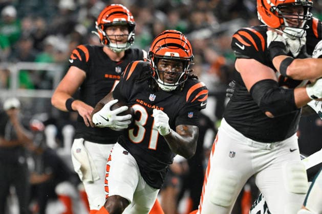 NFL, American Football Herren, USA 2026: Bengals Vs Eagles AUG 28 Aug 28, 2026; Philadelphia, Pennsylvania, USA; Cincinnati Bengals halfback Kentrel Bullock (31) runs the ball against the Philadelphia Eagles during the second half at Lincoln Financial Field. Mandatory Credit: Eric Canha-Cal Media (Credit Image: Â Eric Canha Cal Sport Media) Philadelphia Pennsylvania USA EDITORIAL USE ONLY Copyright: xx ZUMA-20260828_zma_c04_030.jpg EricxCanhax csmphotothree515151