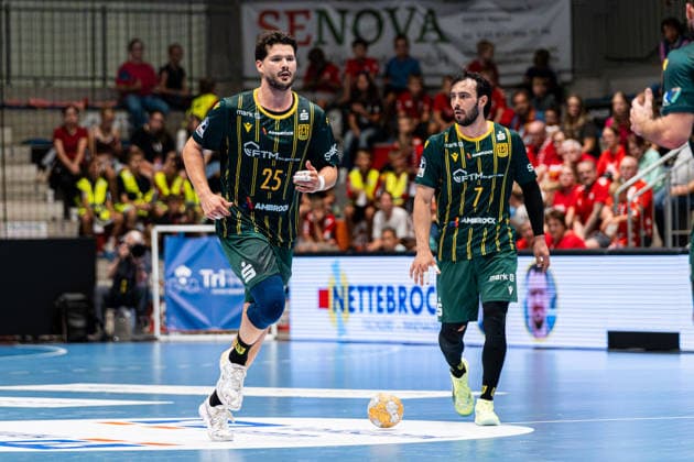 Hamm, Germany, August 28, 2026, 2nd Division, 2026–2027 Season, Match 1: ASV Hamm Westfalen vs. VfL Eintracht Hagen. Pictured, from left: Philip Jungemann (Hagen) and Pouya Norouzinezhad (Hagen). WESTPRESS Arena, North Rhine-Westphalia Copyright: xFotostandx xKruczynskix