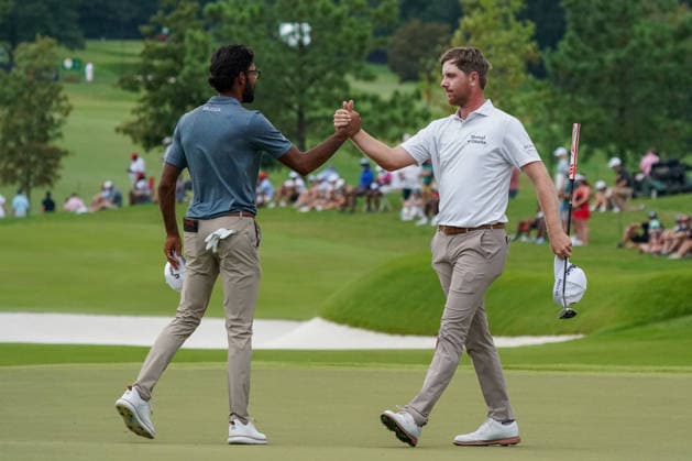 August 28, 2026, Atlanta, Georgia, USA: Ryan Gerard (USA) (R) and Akshay Bhatia (USA) shake hands on the 18th green after the second round of the 2026 TOUR Championship at East Lake Golf Club. Atlanta USA - ZUMAw109 20260828_fap_w109_055 Copyright: xDebbyxWongx