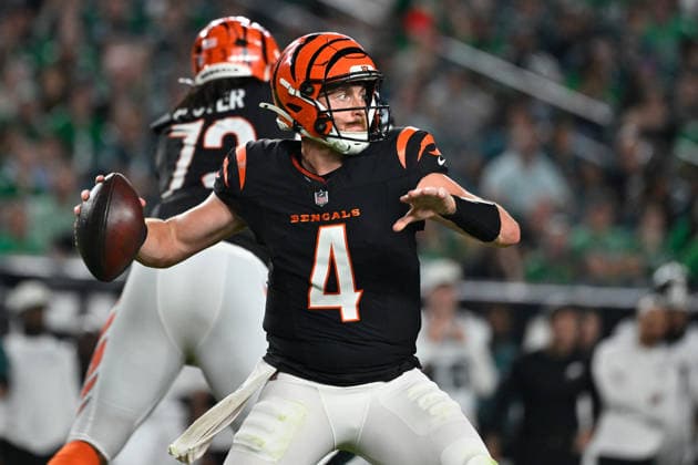 Aug 28, 2026; Philadelphia, Pennsylvania, USA; Cincinnati Bengals quarterback Sean Clifford (4) throws a pass against the Philadelphia Eagles during the second half at Lincoln Financial Field. Mandatory Credit: -Cal Media NFL, American Football Herren, USA 2026: Bengals Vs Eagles AUG 28  - ZUMAc04_ 20260828_zma_c04_044 Copyright: xEricxCanhax