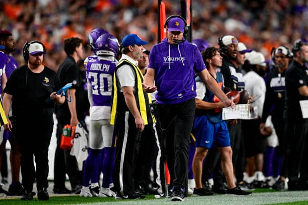DENVER, CO - AUGUST 28: Minnesota Vikings head coach Kevin O Connell walks along the sideline during a preseason game between the Minnesota Vikings and the Denver Broncos at Empower Field at Mile High on August 28, 2026 in Denver, Colorado. (Photo by Dustin Bradford Icon Sportswire) NFL, American Football Herren, USA AUG 28 Vikings at Broncos EDITORIAL USE ONLY Icon132260828016