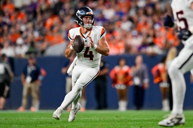 DENVER, CO - AUGUST 28: Denver Broncos quarterback Sam Ehlinger (4) sets to pass in the second quarter during a preseason game between the Minnesota Vikings and the Denver Broncos at Empower Field at Mile High on August 28, 2026 in Denver, Colorado. (Photo by Dustin Bradford Icon Sportswire) NFL, American Football Herren, USA AUG 28 Vikings at Broncos EDITORIAL USE ONLY Icon132260828018