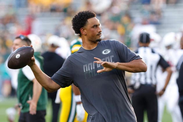 GREEN BAY, WI - AUGUST 28: Green Bay Packers quarterback Jordan Love (10) throws a pass prior to a preseason game between the Green Bay Packers and the Arizona Cardinals on August 28, 2026 at Lambeau Field, in Green Bay, WI. (Photo by Larry Radloff Icon Sportswire) NFL, American Football Herren, USA AUG 28 Cardinals at Packers EDITORIAL USE ONLY Icon202608280112