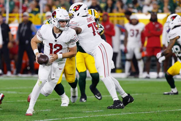 GREEN BAY, WI - AUGUST 28: Arizona Cardinals quarterback Kedon Slovis (12) looks to pitch a ball during a preseason game between the Green Bay Packers and the Arizona Cardinals on August 28, 2026 at Lambeau Field, in Green Bay, WI. (Photo by Larry Radloff Icon Sportswire) NFL, American Football Herren, USA AUG 28 Cardinals at Packers EDITORIAL USE ONLY Icon202608281861
