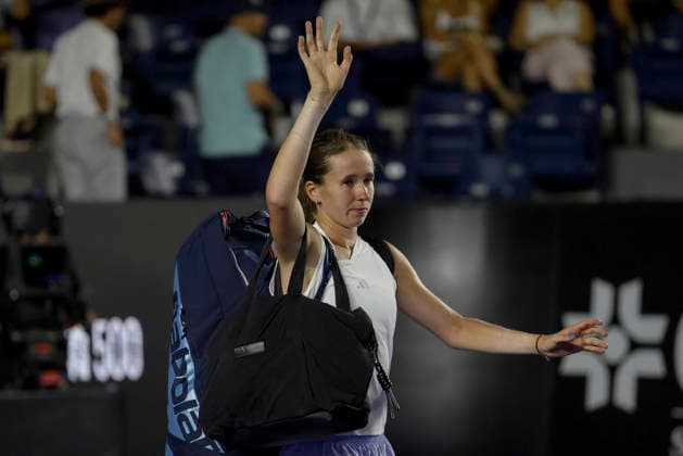 August 28, 2026, Monterrey, Nuevo Leon, Mexico: Nikola Bartunkova (CZE) waves goodbye to the crowd after losing the GNP Seguros WTA, Tennis Damen 500 semifinal to Elise Mertens (BEL). Mertens won 6:1, 4:6, 2:6. Monterrey Mexico - ZUMAo125 20260828_zip_o125_034 Copyright: xAntonioxOjedax