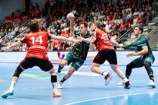Hamm, Germany, August 28, 2026, 2nd Division, 2026–2027 Season, Match 1: ASV Hamm Westfalen vs. VfL Eintracht Hagen. Pictured, from left, in a tackle: Vincent Kreiselmaier (ASV), Lars Genz (Hagen), Jann Keno Jacobs (ASV), and Niklas Henry Pfalzer (Hagen) at the WESTPRESS Arena in North Rhine-Westphalia Copyright: xFotostandx xKruczynskix