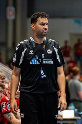 Hamm, Germany, August 28, 2026 – 2nd HBL 2026–2027, Match 1: ASV Hamm Westfalen vs. VfL Eintracht Hagen. Pictured: Coach Jamal Naji of ASV looking frustrated on the field at the WESTPRESS Arena in North Rhine-Westphalia. Copyright: xFotostandx xKruczynskix