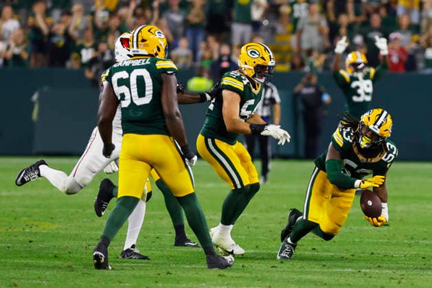 GREEN BAY, WI - AUGUST 28: Green Bay Packers defensive lineman Arron Mosby (53) intercepts a pass during a preseason game between the Green Bay Packers and the Arizona Cardinals on August 28, 2026 at Lambeau Field, in Green Bay, WI. (Photo by Larry Radloff Icon Sportswire) NFL, American Football Herren, USA AUG 28 Cardinals at Packers EDITORIAL USE ONLY Icon202608285125