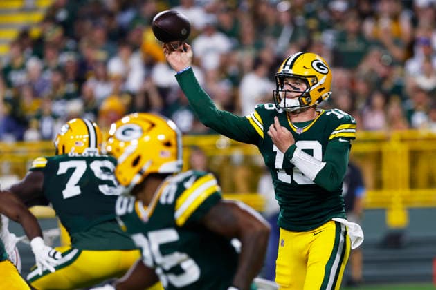 GREEN BAY, WI - AUGUST 28: Green Bay Packers quarterback Kyle McCord (18) passes during a preseason game between the Green Bay Packers and the Arizona Cardinals on August 28, 2026 at Lambeau Field, in Green Bay, WI. (Photo by Larry Radloff Icon Sportswire) NFL, American Football Herren, USA AUG 28 Cardinals at Packers EDITORIAL USE ONLY Icon202608283416