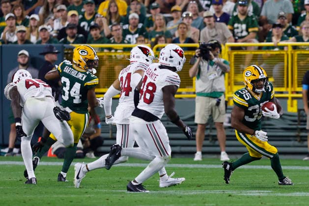 GREEN BAY, WI - AUGUST 28: Green Bay Packers running back Jaden Nixon (35) runs around the end during a preseason game between the Green Bay Packers and the Arizona Cardinals on August 28, 2026 at Lambeau Field, in Green Bay, WI. (Photo by Larry Radloff Icon Sportswire) NFL, American Football Herren, USA AUG 28 Cardinals at Packers EDITORIAL USE ONLY Icon202608284102