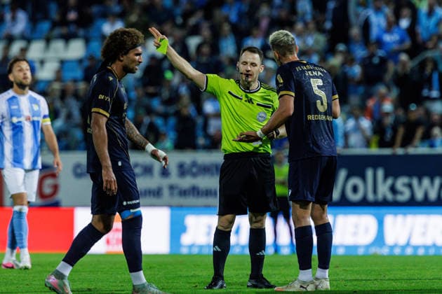 August 28, 2026, GER, Regionalliga Nord Ost, Matchday 3, 2026–2027 Season, Chemnitz, Chemnitzer FC vs. FC Carl Zeiss Jena; Sören Reddemann (Soeren Reddemann) of FC Carl Zeiss Jena received a yellow-red card from referee Florian Lukawski; Chemnitz 1 Stadium, An der Gellertstraße, Saxony, Germany Copyright: xnordphotoxGmbHx xTrienitzx