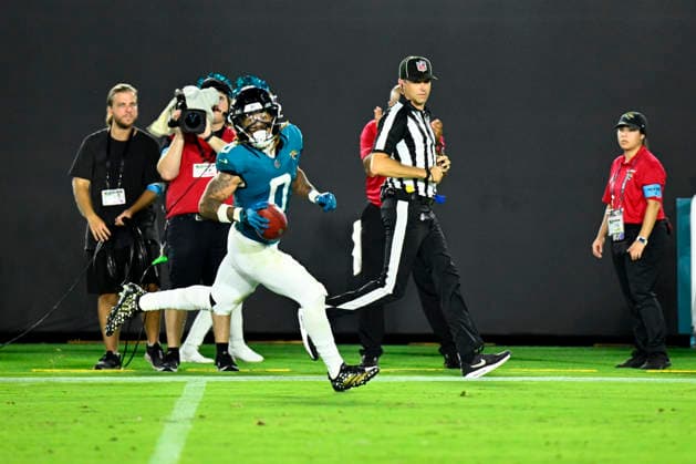 jaguars Wide Receiver Michael Wortham runs for a touchdown in the fourth quarter as the Jaguars compete against the Buccaneers at EverBank Stadium in Jacksonville, Florida on Friday August 21, 2026. The Jaguars defeated the Bucs 19-0.  JAX20260828018 JOExMARINO