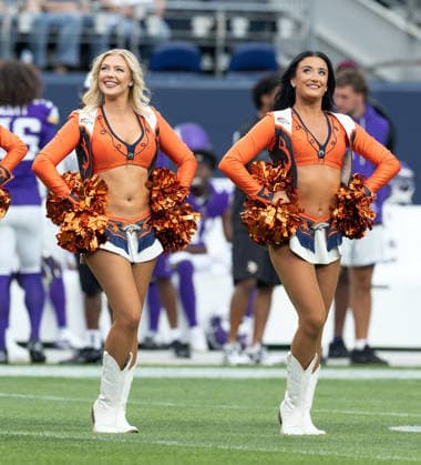 August 29, 2026, Denver, Colorado, USA: The Broncos Cheerleaders entertain the crowd during the 1st. Half at Empower Field at Mile High Friday evening. Broncos beat the Vikings 34-6 in Pre-Season play. Credit Image: ZUMA Press Wire) Denver USA - ZUMAav4_ 20260829_zaf_av4_006 Copyright: xHectorxAcevedox